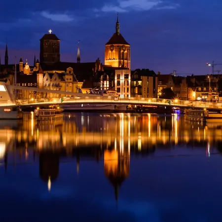 Premium Happiness On The Motlawa River