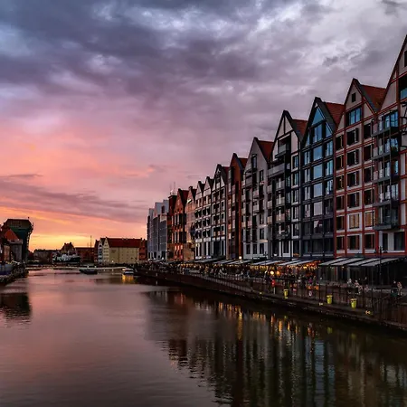 Premium Happiness On The Motlawa River Gdańsk
