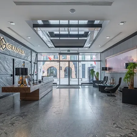 Premium Happiness On The Motlawa River Gdańsk